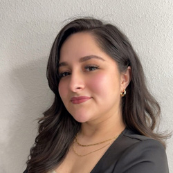 Rebecca Buford headshot