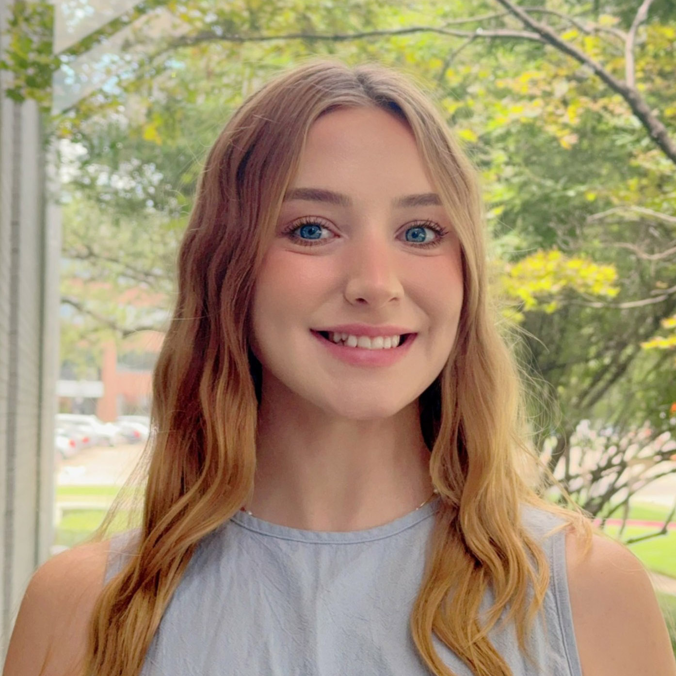 Hallie Platt headshot