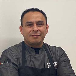 Ramon Mendoza headshot